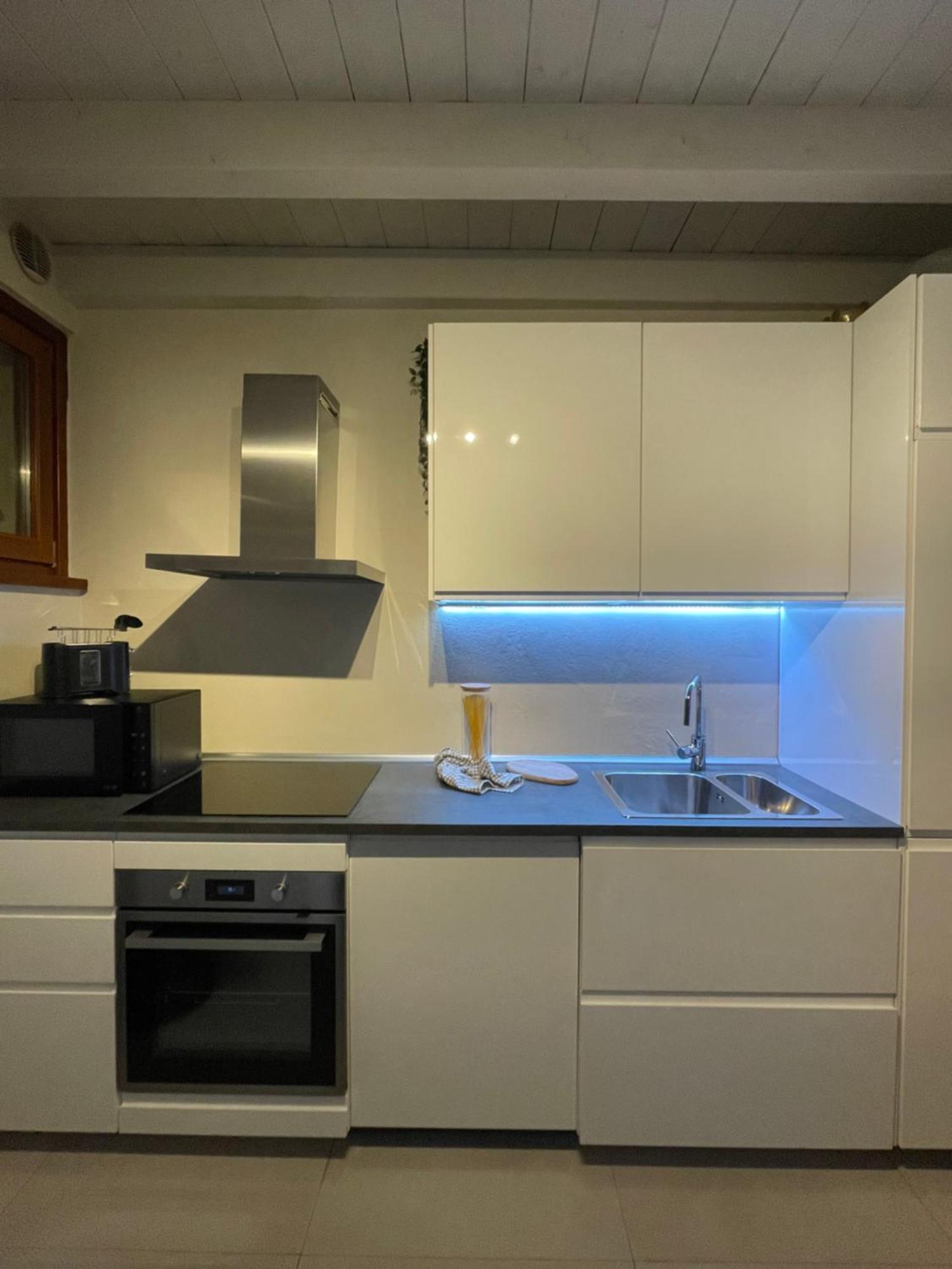 Amelie Apartment Desenzano del Garda Exterior photo